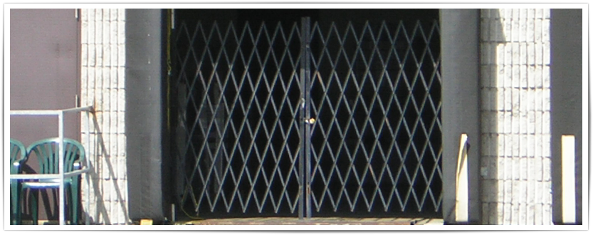 Accordion gates